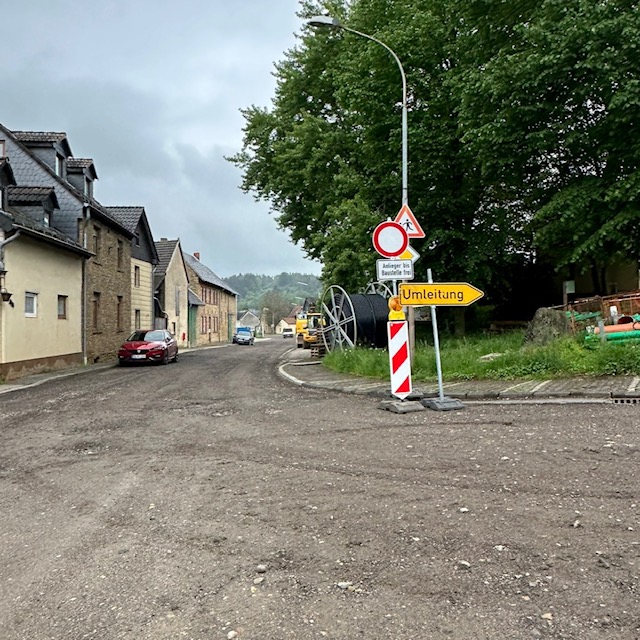 Einschränkungen auf der Hauptstraße in Weyer: Ein Update
