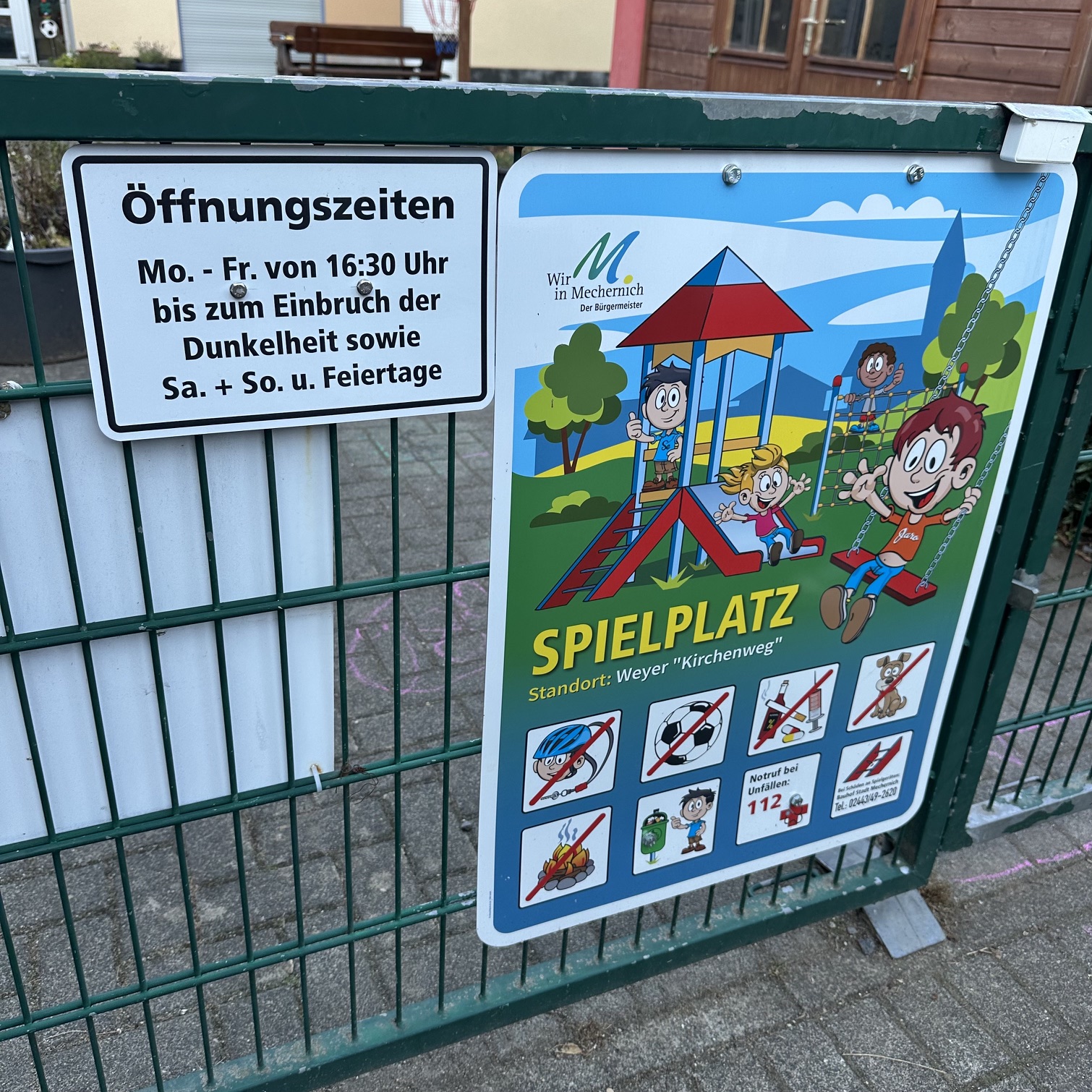 Kinderspielplatz am Kindergarten wieder geöffnet
