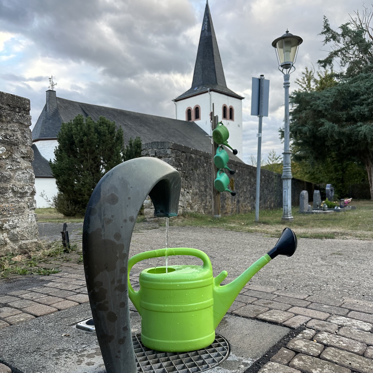 Wasserversorgung auf dem Friedhof wieder hergestellt – Vielen Dank für die große Unterstützung